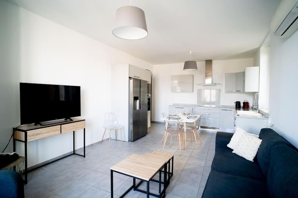 אז'אקסיו Appartement T4 Vue Mer Proche Gare Et Centre Ville מראה חיצוני תמונה